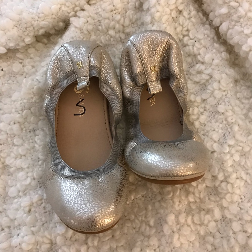 Yosi Samra Foldable Silver Ballet Flat (NWOT)